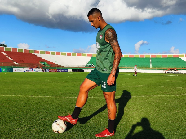 Volante Luan Silva  retorna para jogo decisivo contra o Porto 